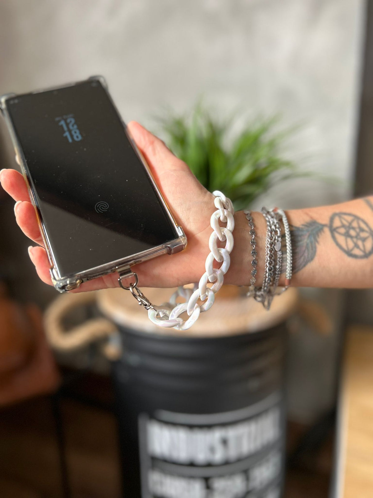 Sangle de poignet de téléphone petites mailles Nacré blanc