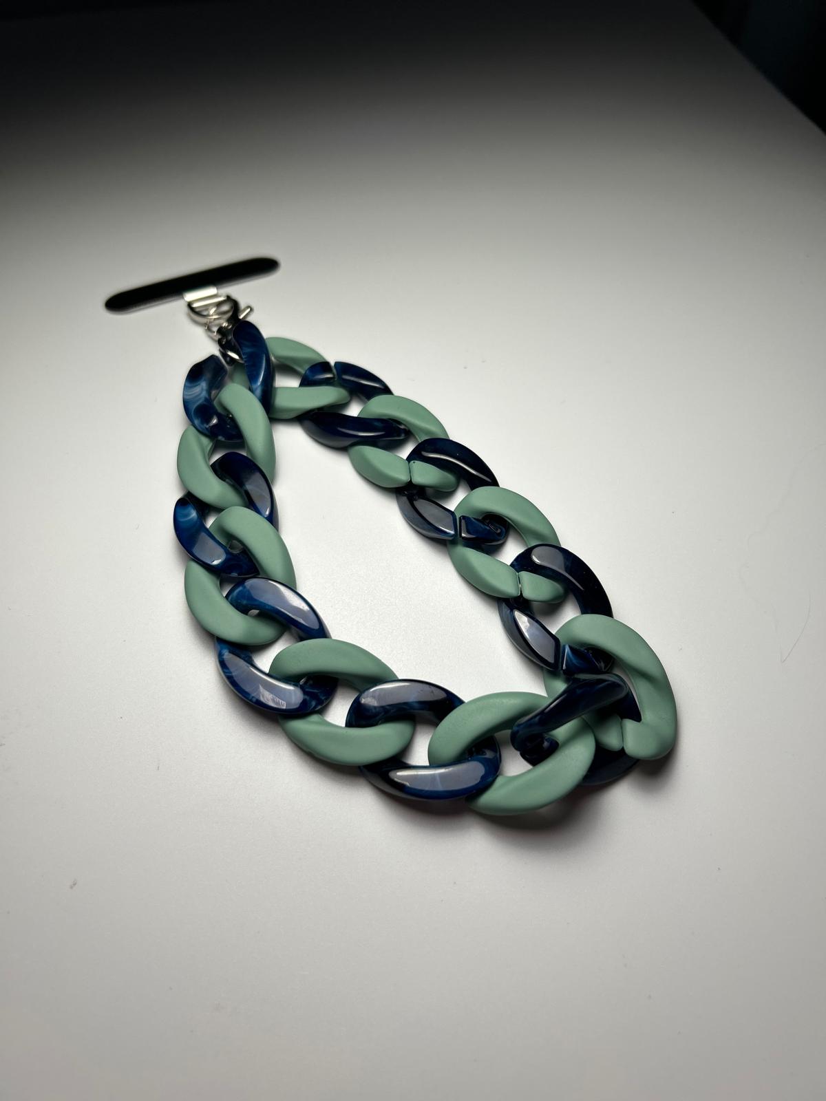 Sangle de poignet de téléphone grosses mailles vert sauge/marbré bleu