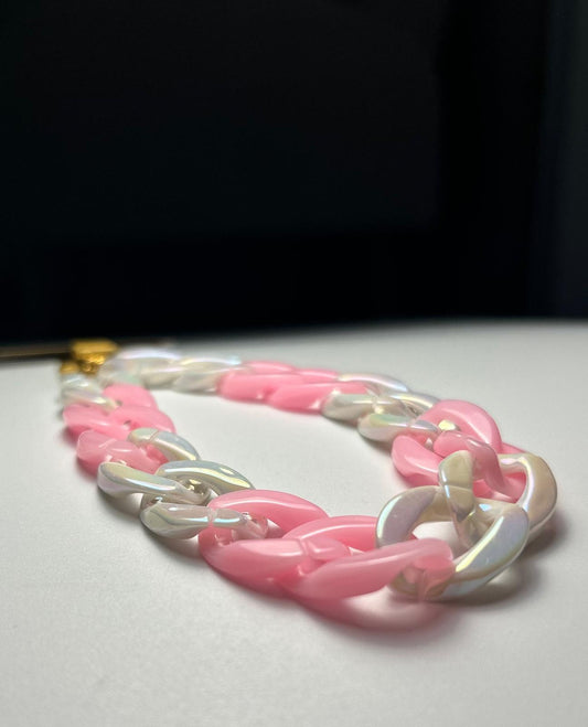 Sangle de poignet de téléphone petites mailles rose et blanc nacré