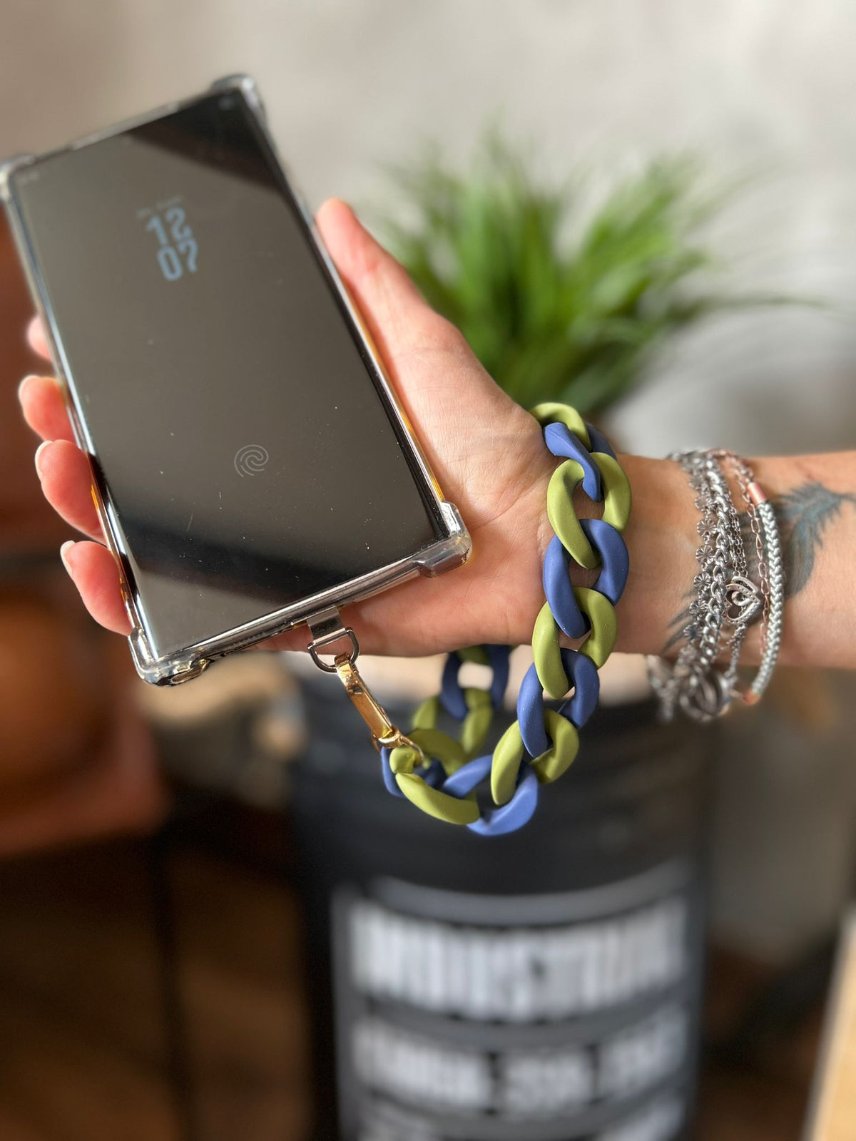 Sangle de poignet de téléphone grosses mailles kaki/bleu marine
