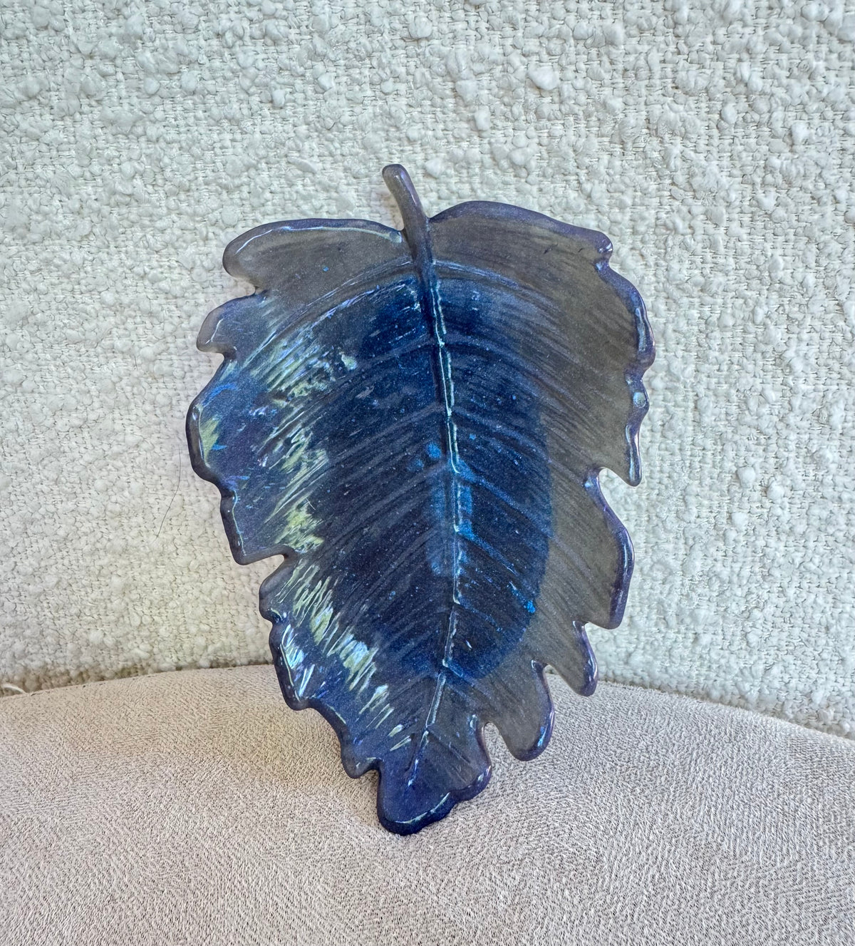 Vide-poche feuille monstera stylisée