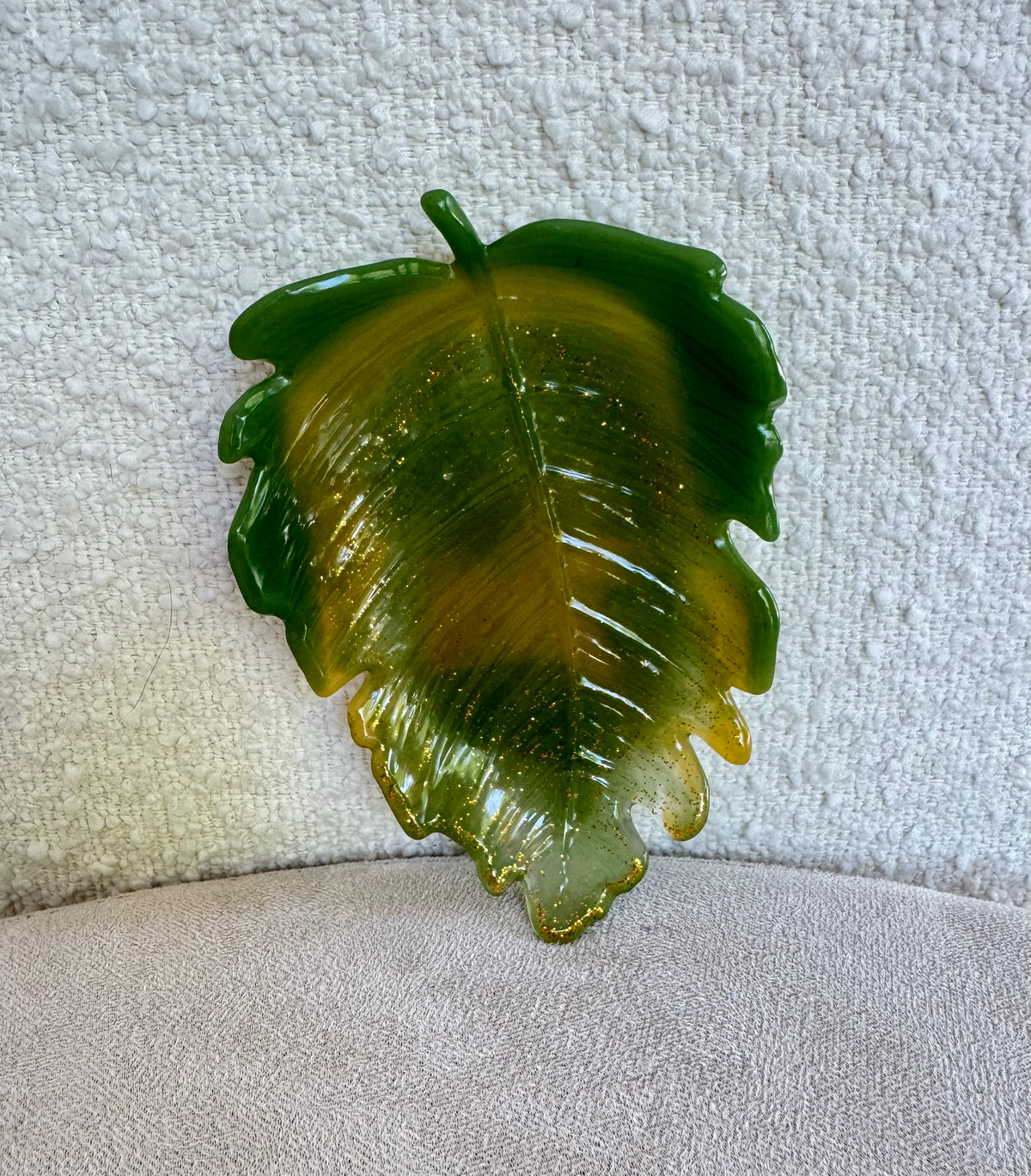 Vide-poche feuille monstera stylisée