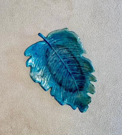 Vide-poche feuille monstera stylisée